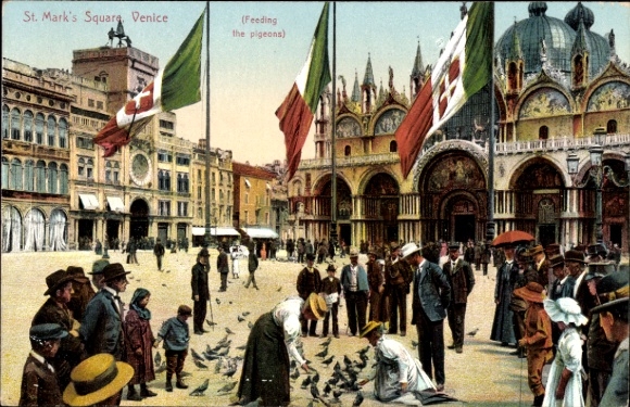 Postcard Venezia Venice Veneto, St. Mark's Square, pigeon feeding, flags, crowd