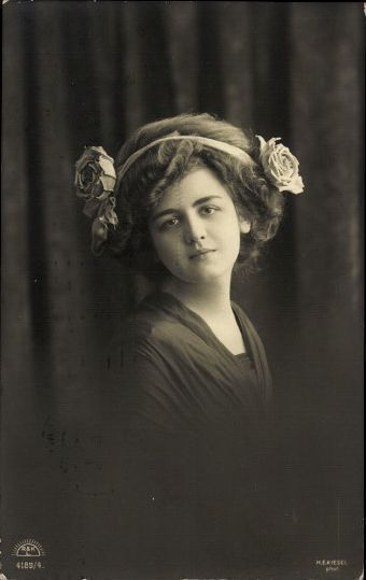 10 alte Ak Frauenportraits, diverse Ansichten