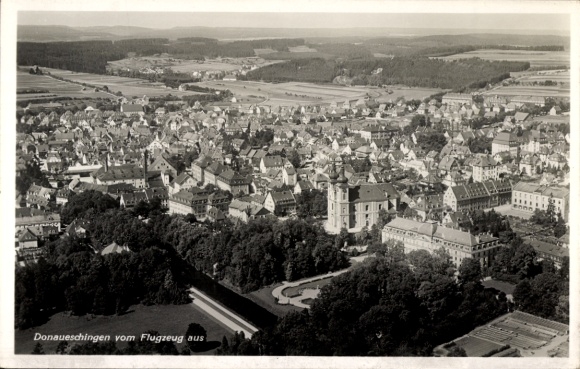 Ak Donaueschingen im Schwarzwald, Fliegeraufnahme