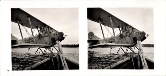 Stereo spatial image photo &quot;The Fuhrer&#39;s Soldiers in the Field&quot; No. 14, captured Poland. Airplane on Hela