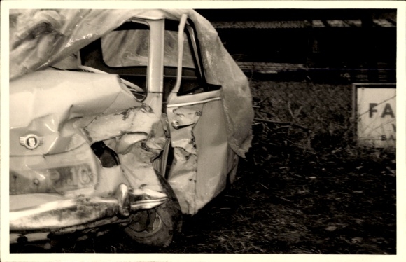 Photo Postcard Car after a traffic accident