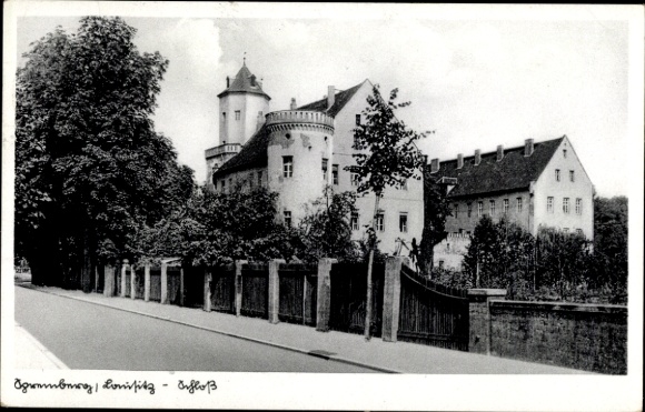 Ak Spremberg in Lausitz, kasteel met toren, bomen, straat, architectuur