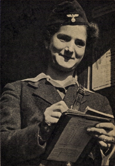 Postcard War Auxiliary Service Maid at the Tram, Photographer Gerhard Starnberger