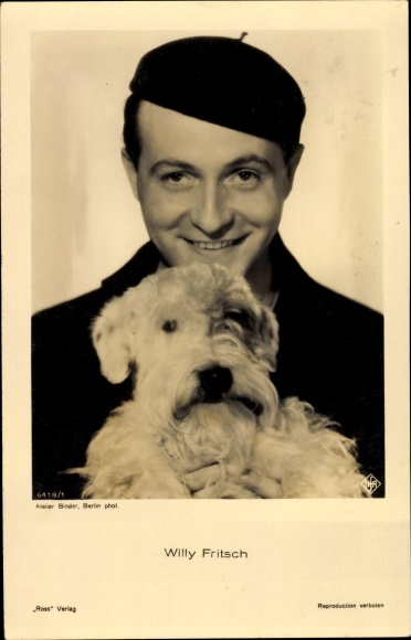 Postcard actor Willy Fritsch, portrait with terrier, Ross Verlag 6418 1