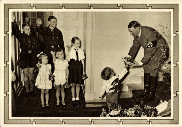 Ganzsachen Ak Kinder begrüßen Adolf Hitler, Blumenstrauß, Propaganda, Hitlerjugend, BDM