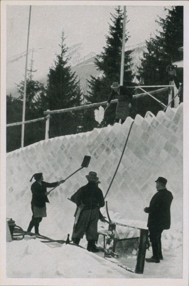 Collector's picture Olympics 1936, Winter Games, construction of the bobsleigh track, ice blocks from the Rießersee