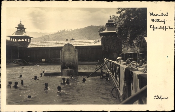 Ak Villach in Kärnten, Blick über das Schwimmbecken im Freibad