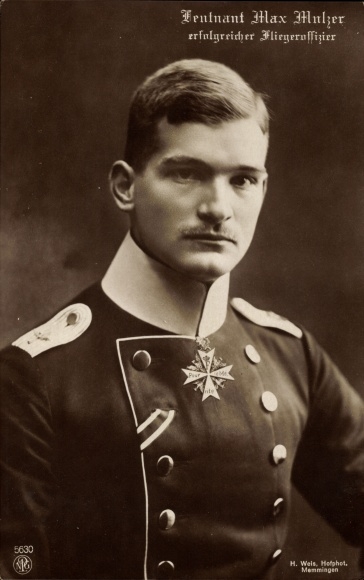 Postcard Lieutenant Max Mulzer, successful flight officer, portrait in uniform