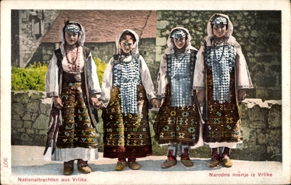 Postcard Vrlika Croatia, girls in national costumes