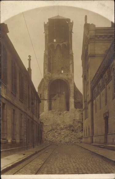 Ak Tours Indre et Loire, Zerstörte Kirche, Granitstraße, Ruinen, Karren, Altstadt