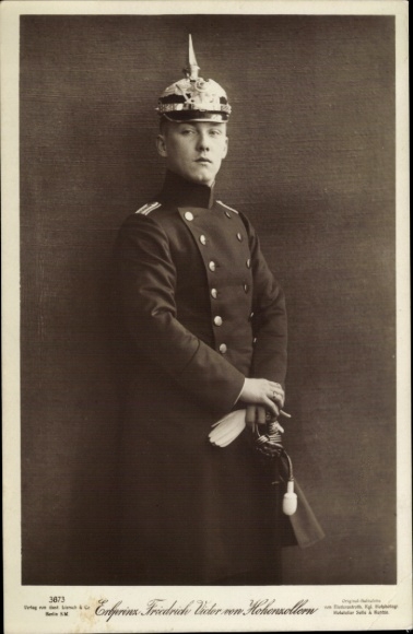 Postcard Hereditary Prince Friedrich Viktor of Hohenzollern Sigmaringen, portrait in uniform, spiked helmet