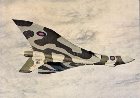 Postcard British military aircraft, Hawker Siddeley Vulcan B2