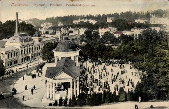 Postcard Mariánské Lázně Mariánské Lázně Karlovy Vary region, landscape with spa house, Ferdinand's fountain, visitors
