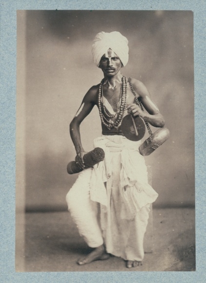 Photo Sri Lanka Ceylon, devil dancer, turban, around 1880