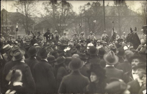 Foto Ak Mulhouse Mülhausen Elsass Haut Rhin, Trauerzug 1918, I WK, französische Soldaten