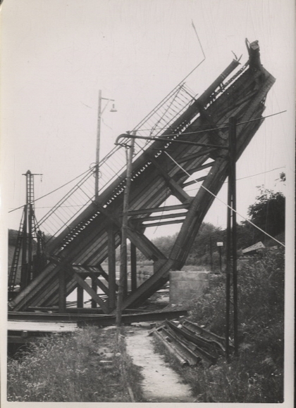 Original Fotos Berlin Tempelhof, zerstörte Germelmann-Brücke, um 1945/46, ca. 12 x 17 cm