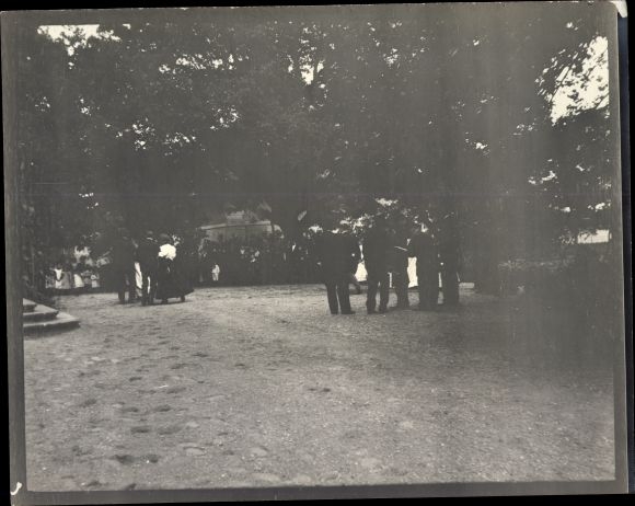 Photo Meseberg Gransee in Brandenburg, group of people, street party, 1908, harvest festival