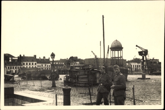 Photo Dunkirk Dunkerque Nord, German Wehrmacht in the harbour, II. WW