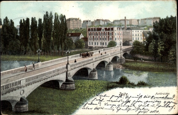 Ak Zeitz im Burgenlandkreis, Auebrücke, Fluss, Bäume, Gebäude, Kutsche, Stadtlandschaft