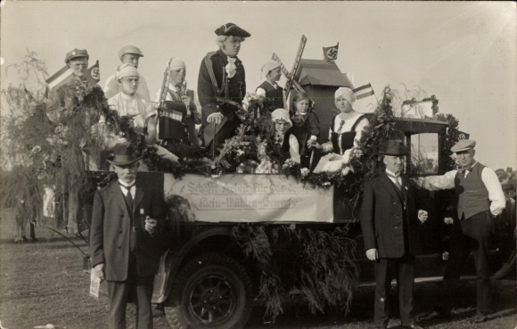 Foto Ak Festwagen, Banner Schafft Arbeit für das Klein-Mühlen-Gewerbe
