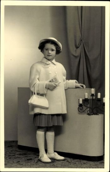10 old photo PCs on the subject of children, various motifs