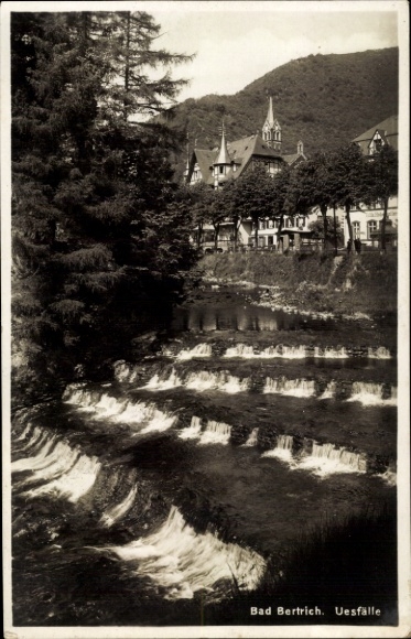 Postcard Bad Bertrich, view of the Uesfälle and residential buildings