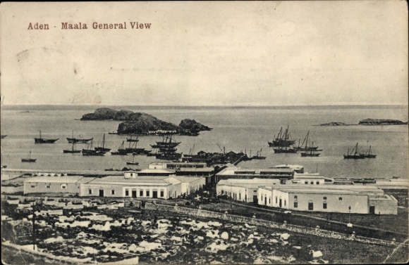 KP Maalla Foreshore Aden, Maala, widok na morze, statki w porcie, budynki na pierwszym planie