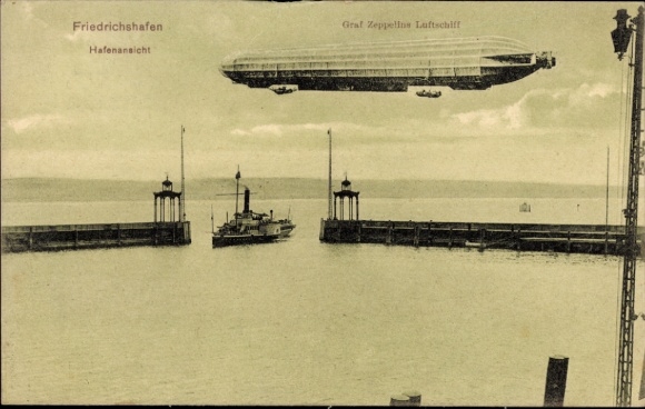 foto van Friedrichshafen aan het Bodenmeer, luchtschip van Graf Zeppelin, haven