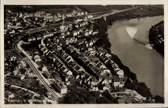 Postcard Waldshut Tiengen, aerial photograph of the town and the Rhine