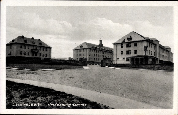 Postcard Eschwege in the Werra Meißner district, view of the Hindenburg barracks