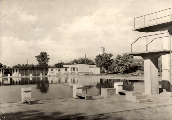 Ak Bad Köstritz in Thüringen, Städt. Sommerbad, Sprungturm