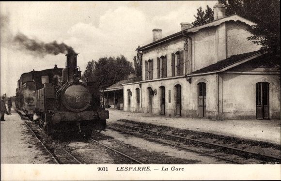 Postcard Lesparre Médoc Gironde, La Gare, Dampflok, Bahnhof, Trackside