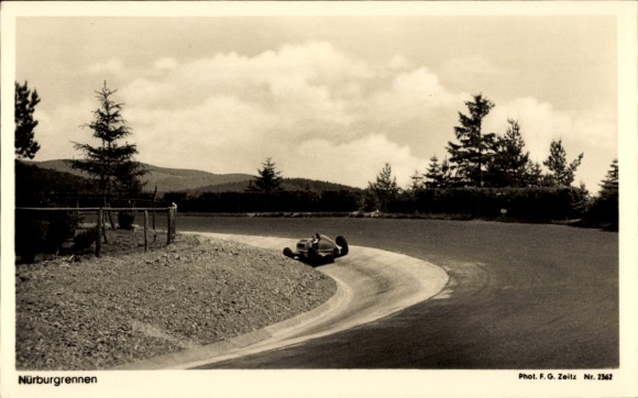 Ak Nürburg in der Eifel, Nürburgring, Autorennen