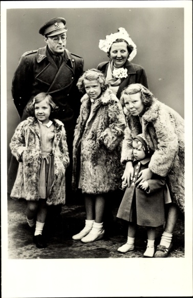 Postcard Juliana of the Netherlands, Bernhard, Princesses, 19 March 1950