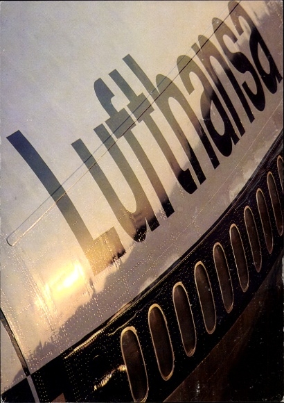 Samolot pasażerski Lufthansy, napis