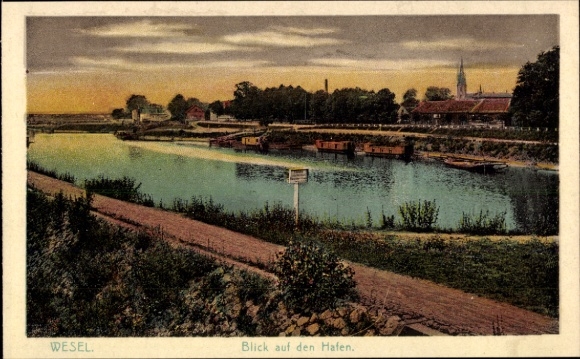 Ak Wesel am Niederrhein, Blick auf den Hafen,  Wasser, Boote, Ufer, Bäume