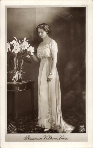 Postcard Princess Victoria Luise of Prussia, Duchess of Brunswick, Portrait, NPG 4508