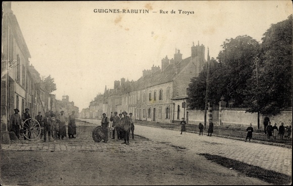 Ak Guignes Rabutin Seine et Marne, Rue de Troyes