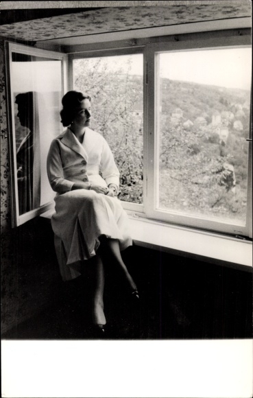 Photo Postcard Princess Marie at the window