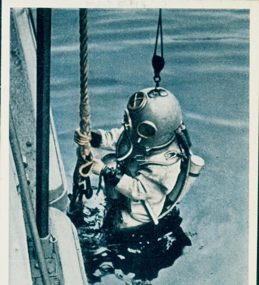 Collection picture German Reichsmarine No. 59 divers with modern diving equipment