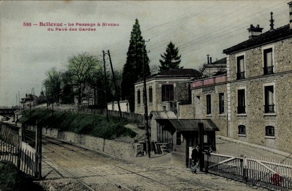 Ak Bellevue Hauts de Seine, Bahnübergang Pave des Gardes