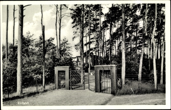 PC Streek Sandkrug Hatten in Oldenburg, children&#39;s home, driveway
