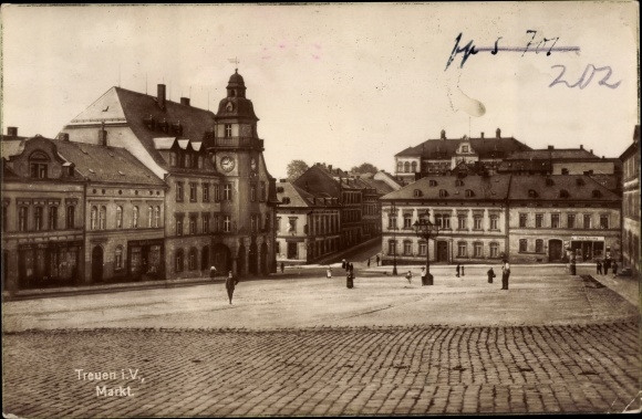 Postcard faithful in the Vogtland, market