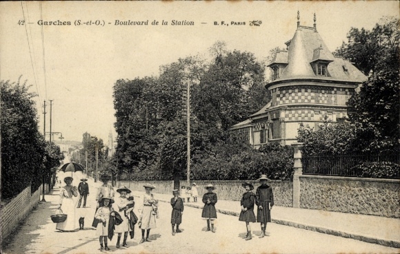 Postcard Garches Hauts de Seine, Boulevard de la Station