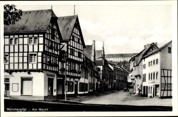 PC Bad Münstereifel in North Rhine Westphalia, lot at the market