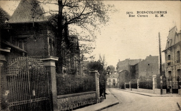 Ak Bois Colombes Hauts de Seine, Rue Carnot