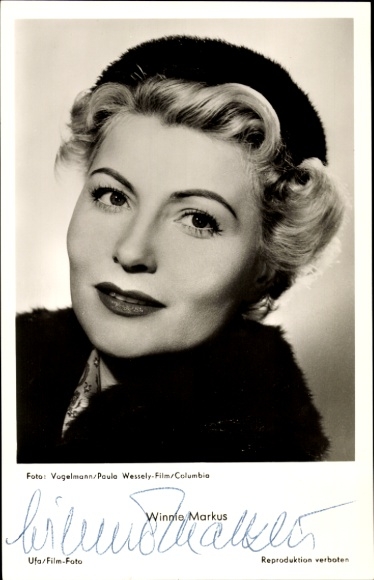 Postcard actress Winnie Markus, portrait with cap, Ufa Film