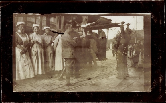 Photo Postcard Gliwice Gleiwitz Oberschlesien, Ned. Ambulance, hospital Dutch Red Cross, wounded