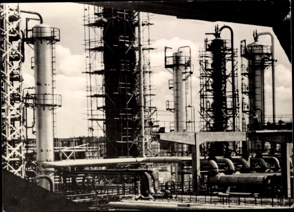 Postcard Schwedt on the Oder, VEB petroleum processing plant