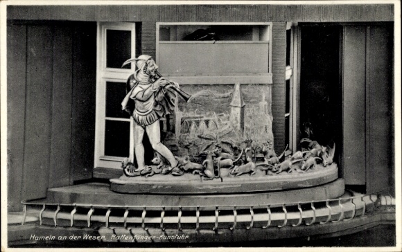 Ak Hameln aan de Weser Nedersaksen, Rattenvanger Kunstklok, Exodus van de Ratten